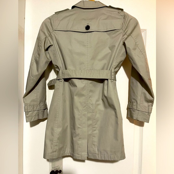 NWT - Burberry Kids Mini Britton Trench Coat (Fit Women’s US 0-2) - Picture 2 of 5
